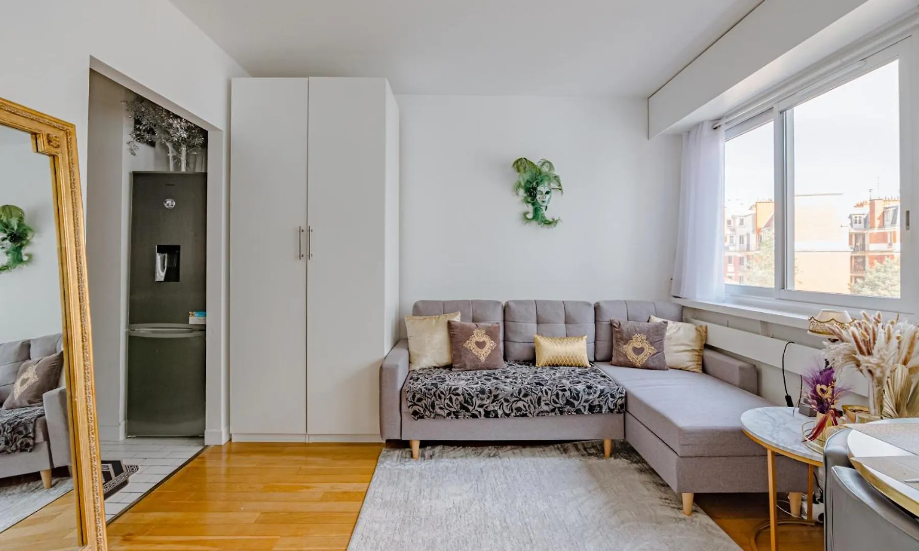 With Eiffel Tower View! Apartment