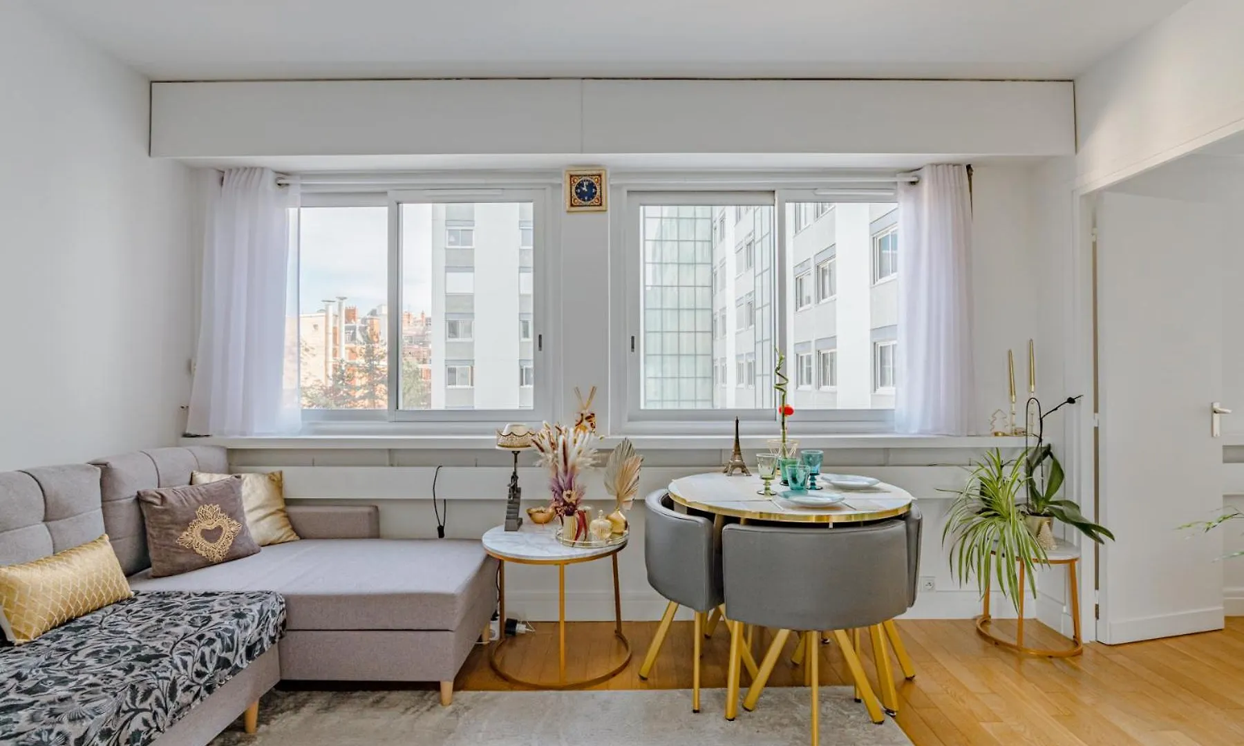 Apartment With Eiffel Tower View!